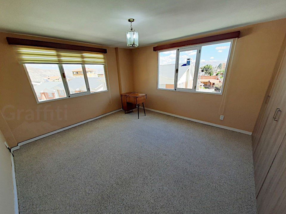 Casa en Venta en las Lomas de Achumani, Condominio Cerrado  - fotografía 16