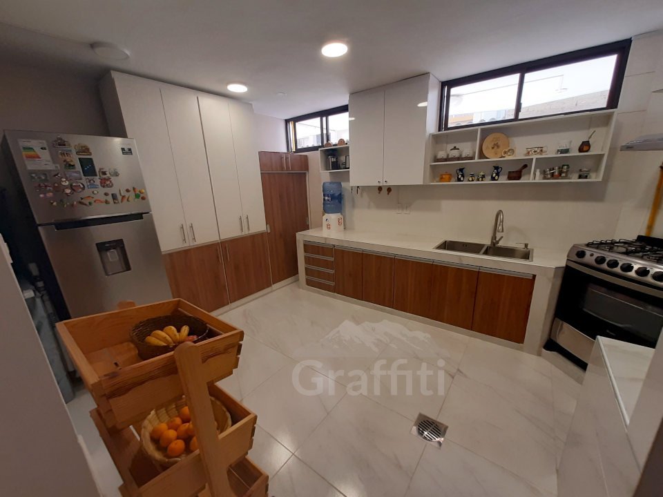 Departamento en Venta - Calacoto Calle 22, Calle Gabino Villanueva  - fotografía 3
