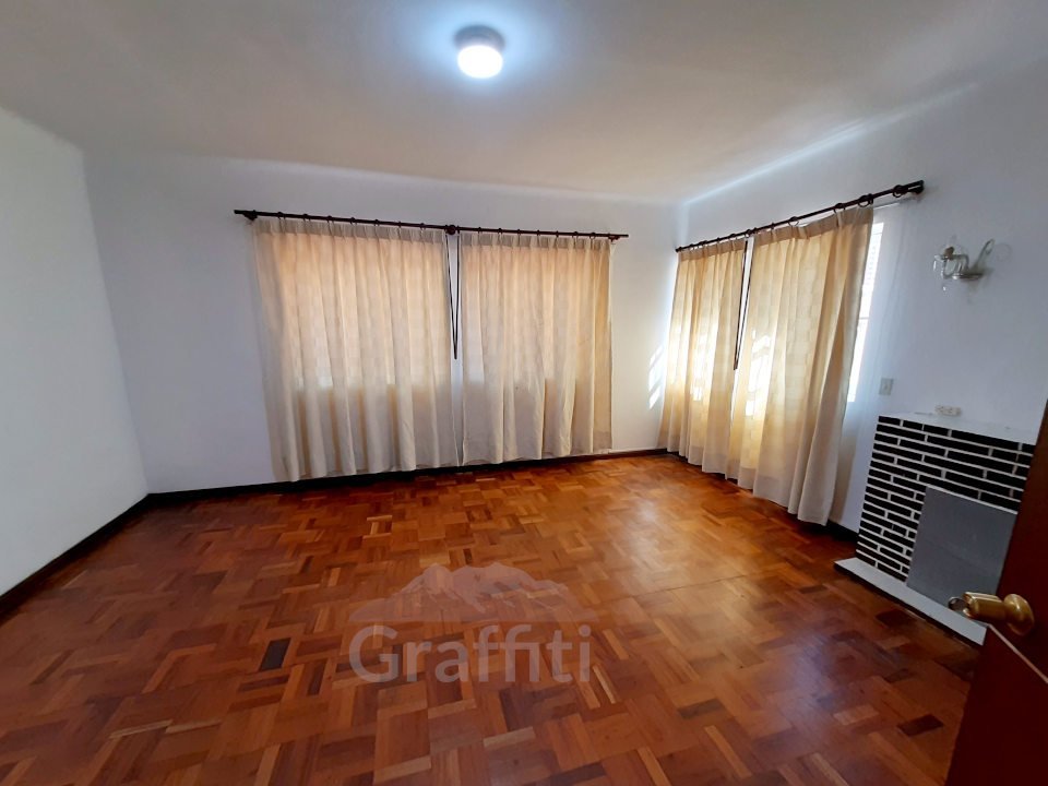Amplia ﻿Casa en Alquiler para oficinas en Sopocachi - fotografía 2