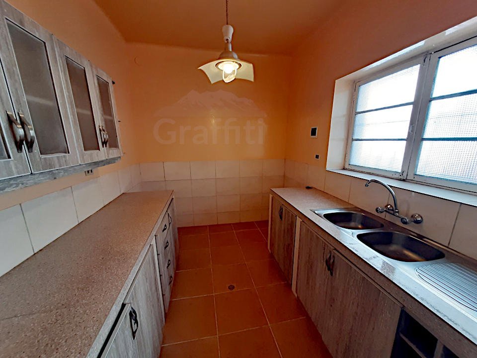 Amplia ﻿Casa en Alquiler para oficinas en Sopocachi - fotografía 19
